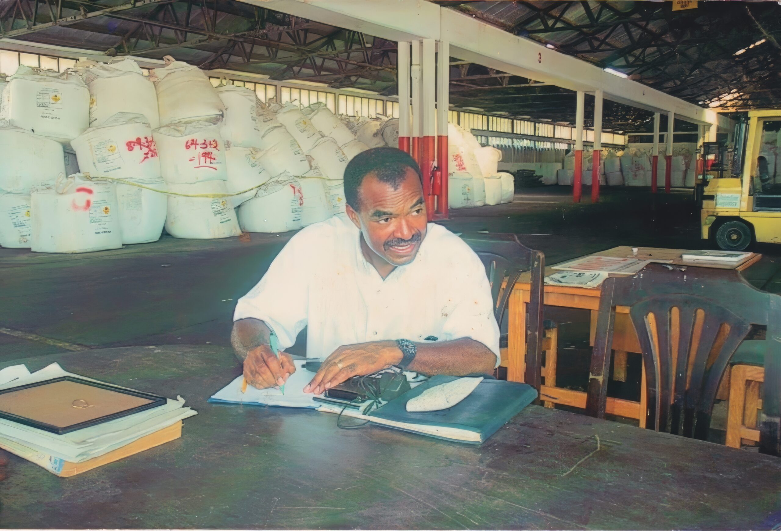 1995-55-p-1600-topaz-face-denoise-color-upscale-2.6x